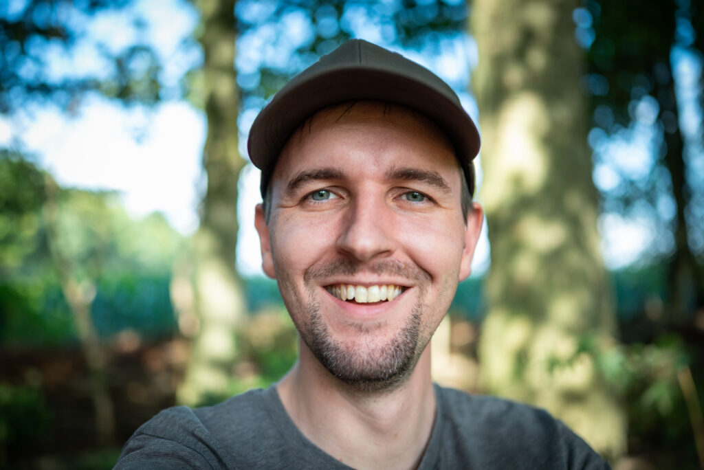 Kreativpfote-Mario-Portrait-Wald Kreativpfote Mario