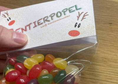 diy-Weihnachtstüten: Anleitung Etikett an Tüte anlegen